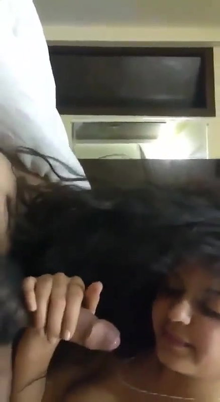 Cute babe sucking dick and cumshot