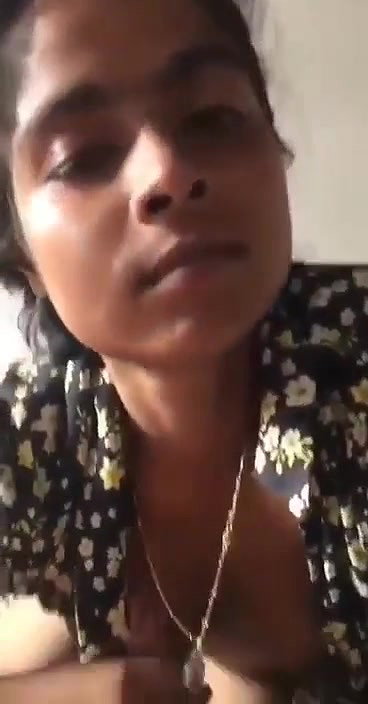 Desi bitch giving deepthroat