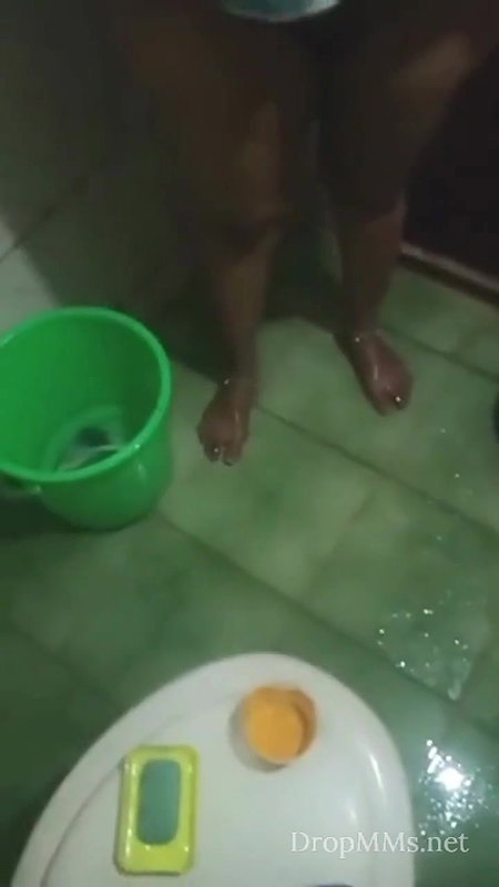 Tamil wife maya vignee bath