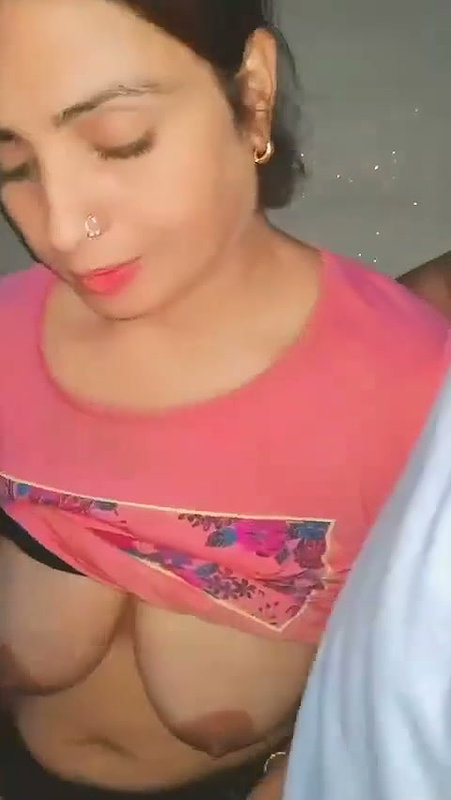 gori chuche wali bahbhi ne hj di