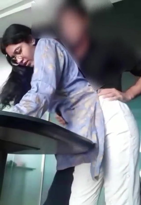 Glasses Horny Girl Fully Nude Showing Hard Fucking With Boyfriend