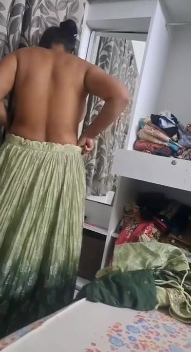 Mumbai Churchgate road apartment bhabhi dress change