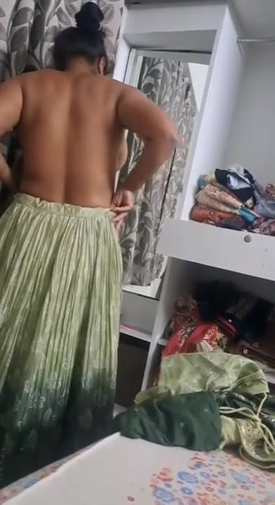 Mumbai Churchgate road apartment bhabhi dress change
