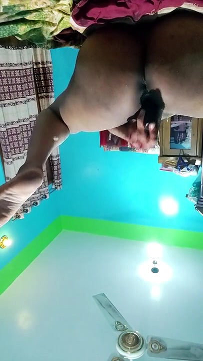 Horny indian aunty big ass masturbation