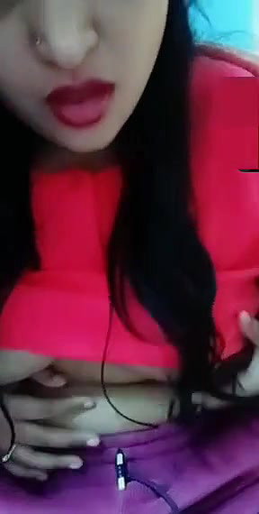 Girl Showing Her Boobs and Pussy