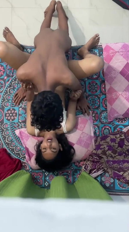 Slim Tamil Girlfriend Fucking