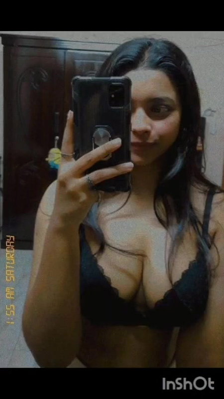 Beautiful Snapchat Girl Showing