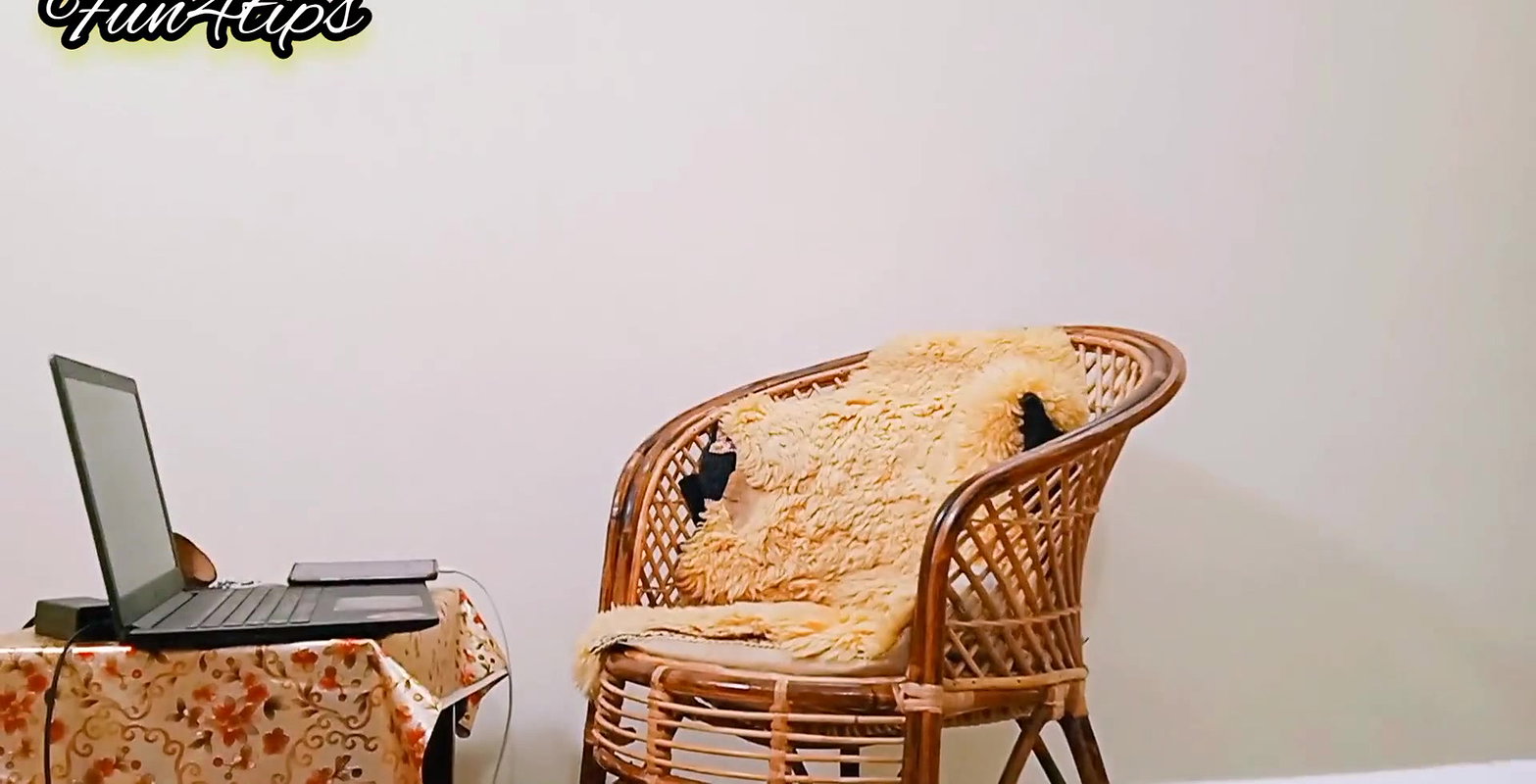 Horny MILF Wants to Get Fucked Puts Finger In Her Pussy