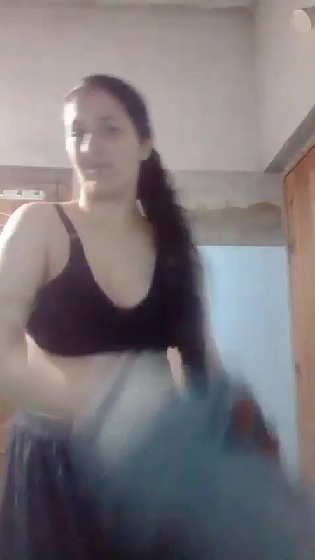 Hot Milf Remove Clothes Showing For Lover