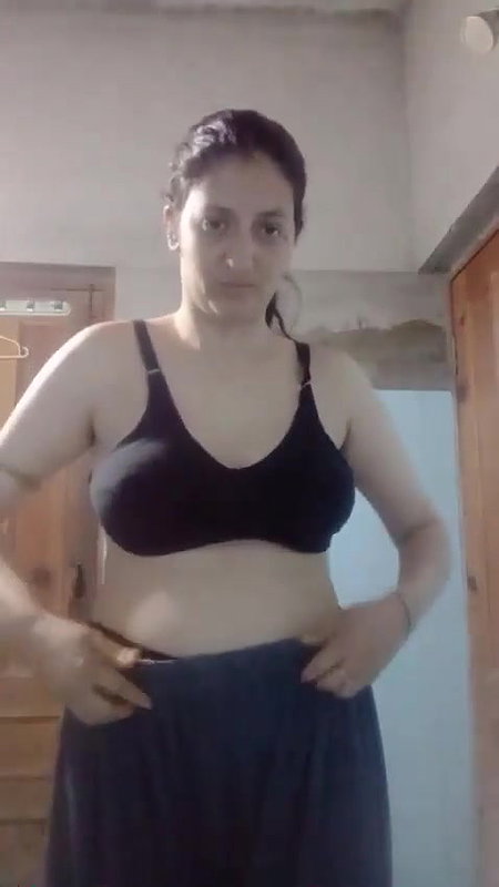 Hot Milf Remove Clothes Showing For Lover