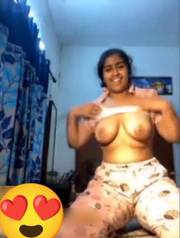Beautiful Horny Girl Showing On Video Call