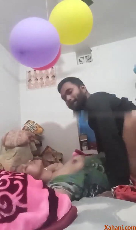 Palang par biwi ki hard chudai wala Amateur Desi Sex MMS