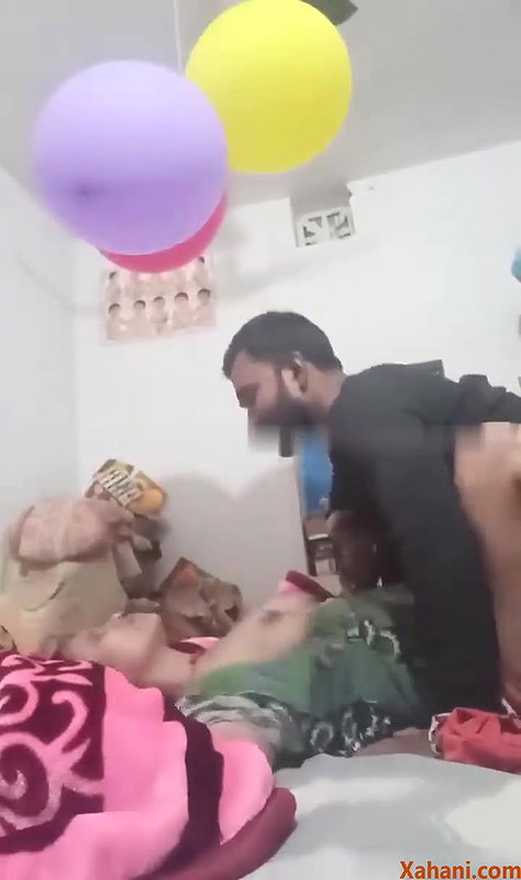 Palang par biwi ki hard chudai wala Amateur Desi Sex MMS