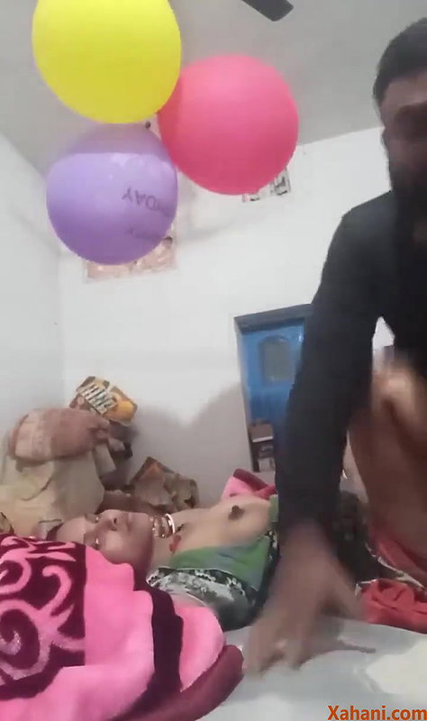 Palang par biwi ki hard chudai wala Amateur Desi Sex MMS