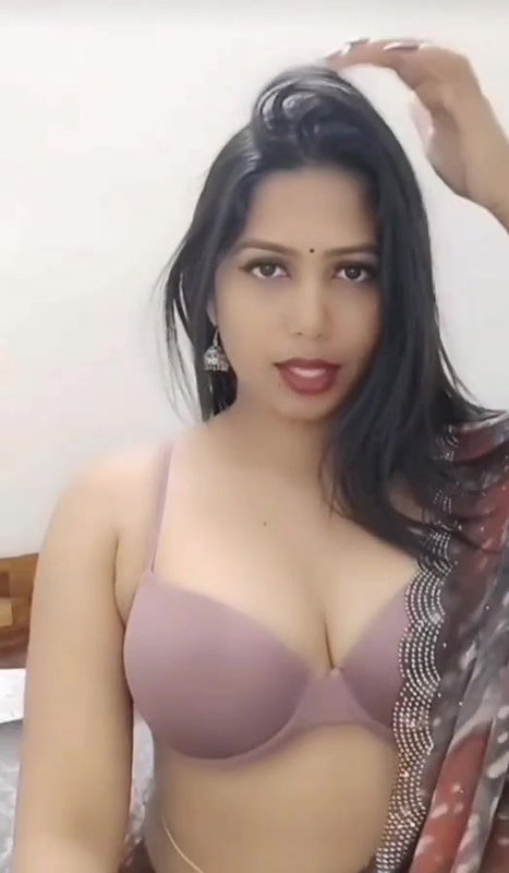 Heughty Hasini Telugu Tango Girl showing curves