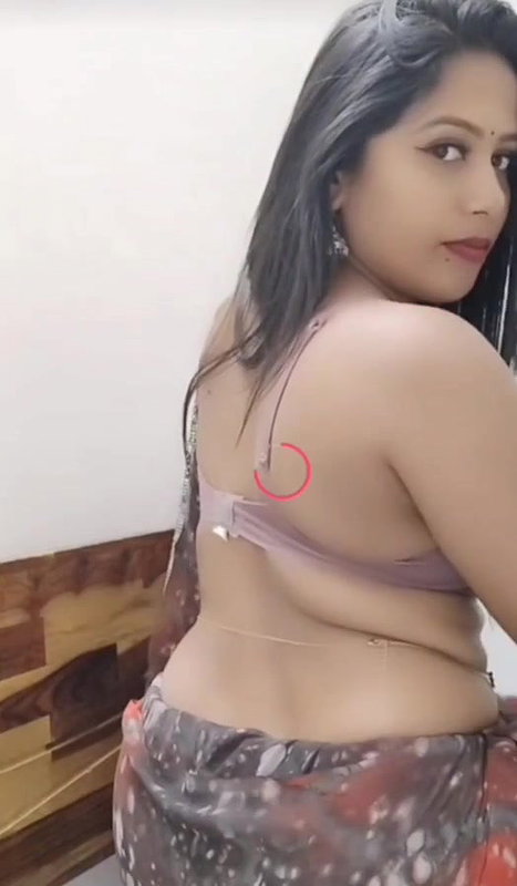 Heughty Hasini Telugu Tango Girl showing curves