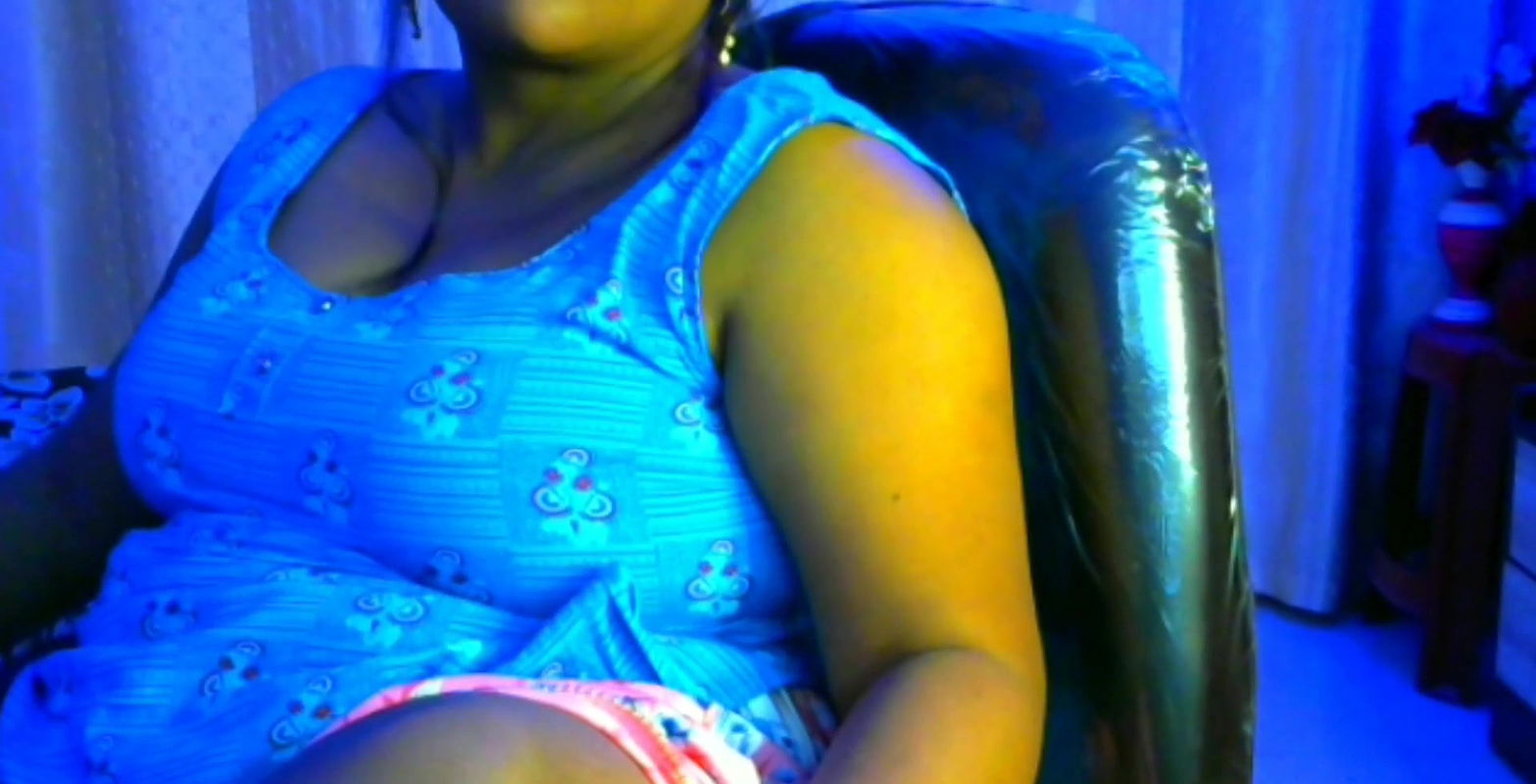 Hot desi sexy hotgirl21 looking for sex and shows her young juicy boobs