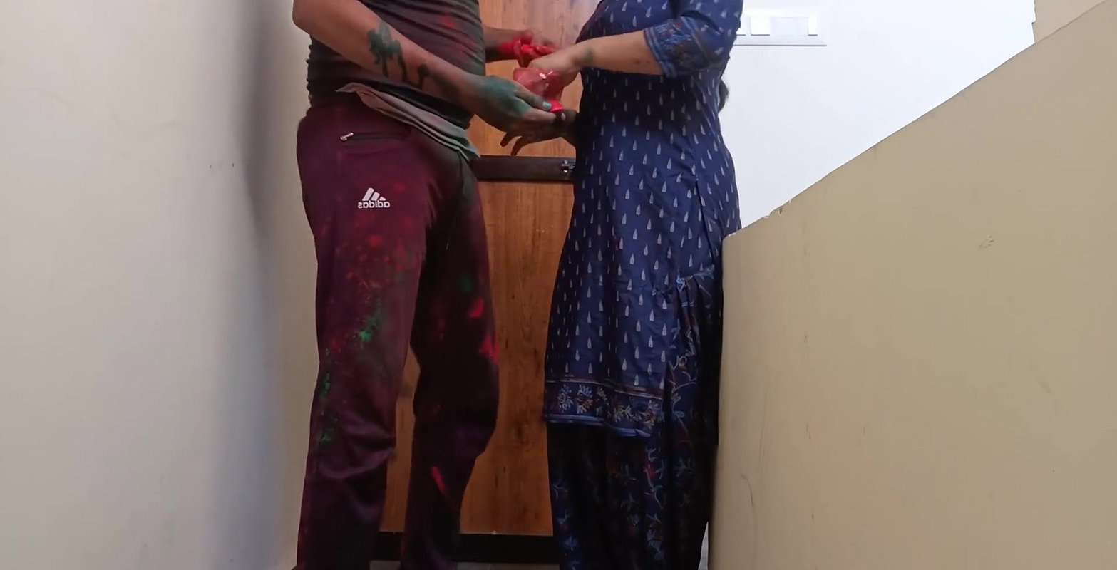 Hot indian desi village bhabhi was celebrate Holi with dever on clear Hindi audio