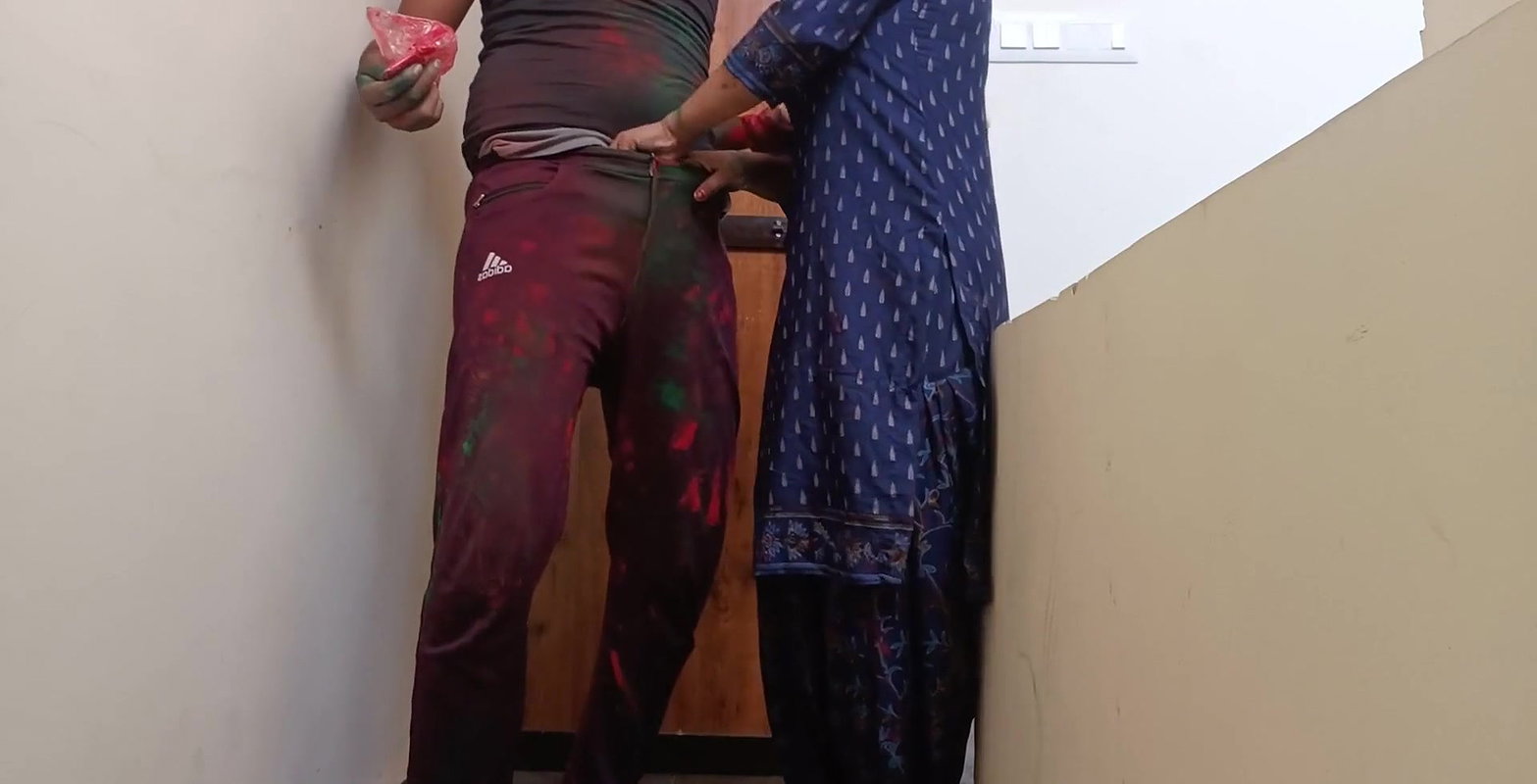 Hot indian desi village bhabhi was celebrate Holi with dever on clear Hindi audio