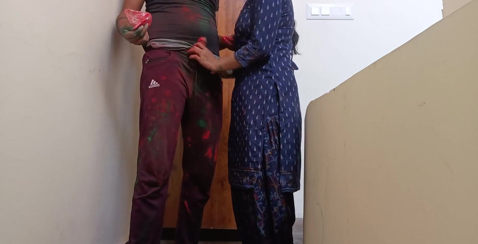 Hot indian desi village bhabhi was celebrate Holi with dever on clear Hindi audio