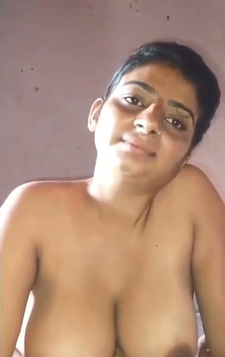 Indian girl giving Handjob to his bf