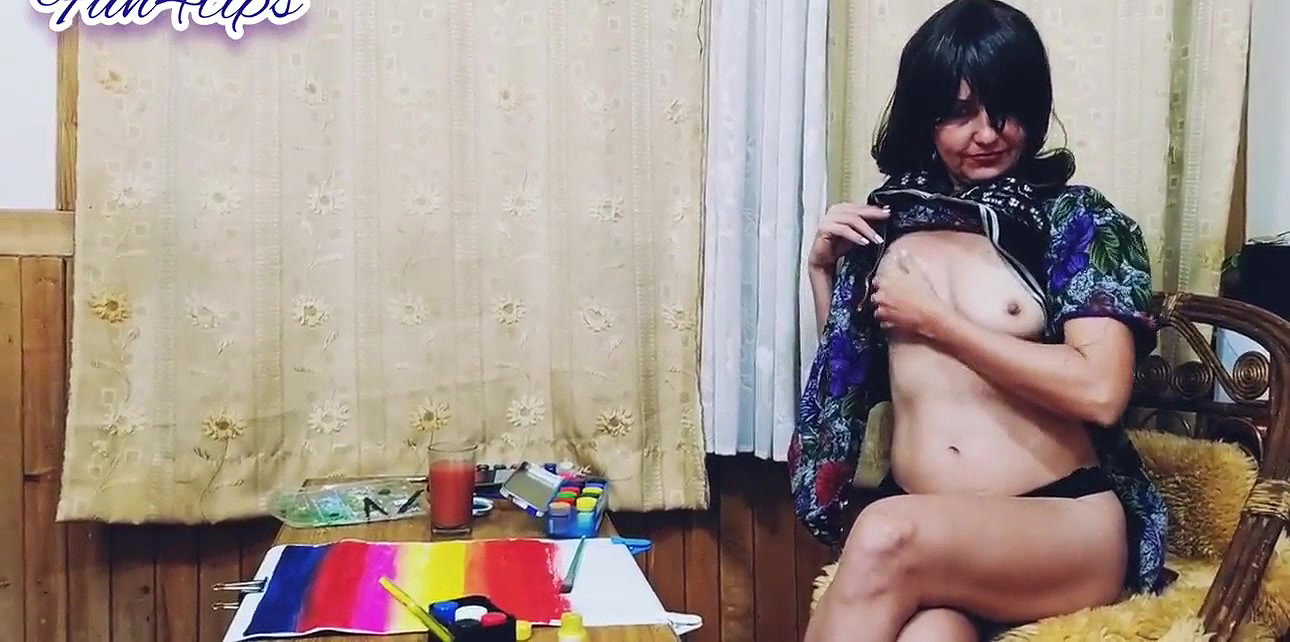 Hot slutty Milf flashing boobs on live webcam