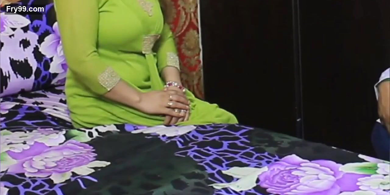 Hot Stepsister and tharki darzi romantic sex – Stepsister sex – Pakistani cute girl sexy – Pkgirl10