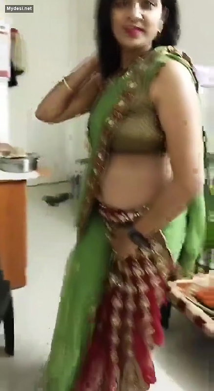 Cutie Bhabhi Posing DDevr