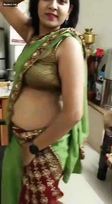Cutie Bhabhi Posing DDevr