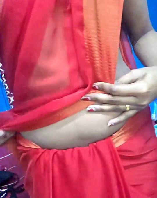 Hot girl pressing boobs  wearing saree