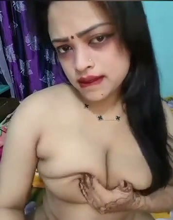 Delhi bhabhi showing  Fingering on live