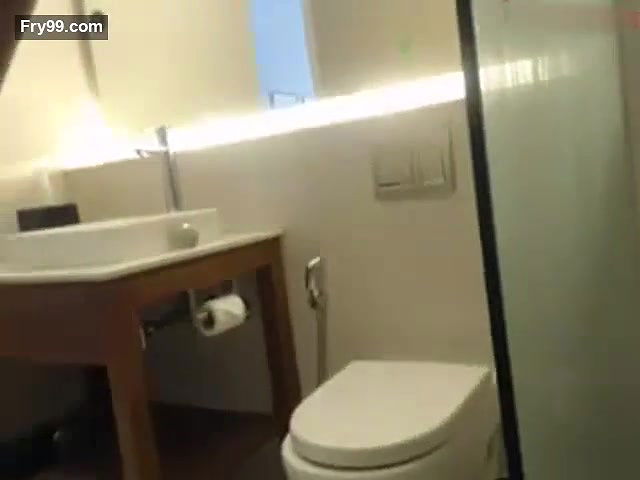 Southeli Maa Arya ko Kapda Change Karthe Huve Chupke Dekte Huve Pakda Gaya Hindi Clear Audio