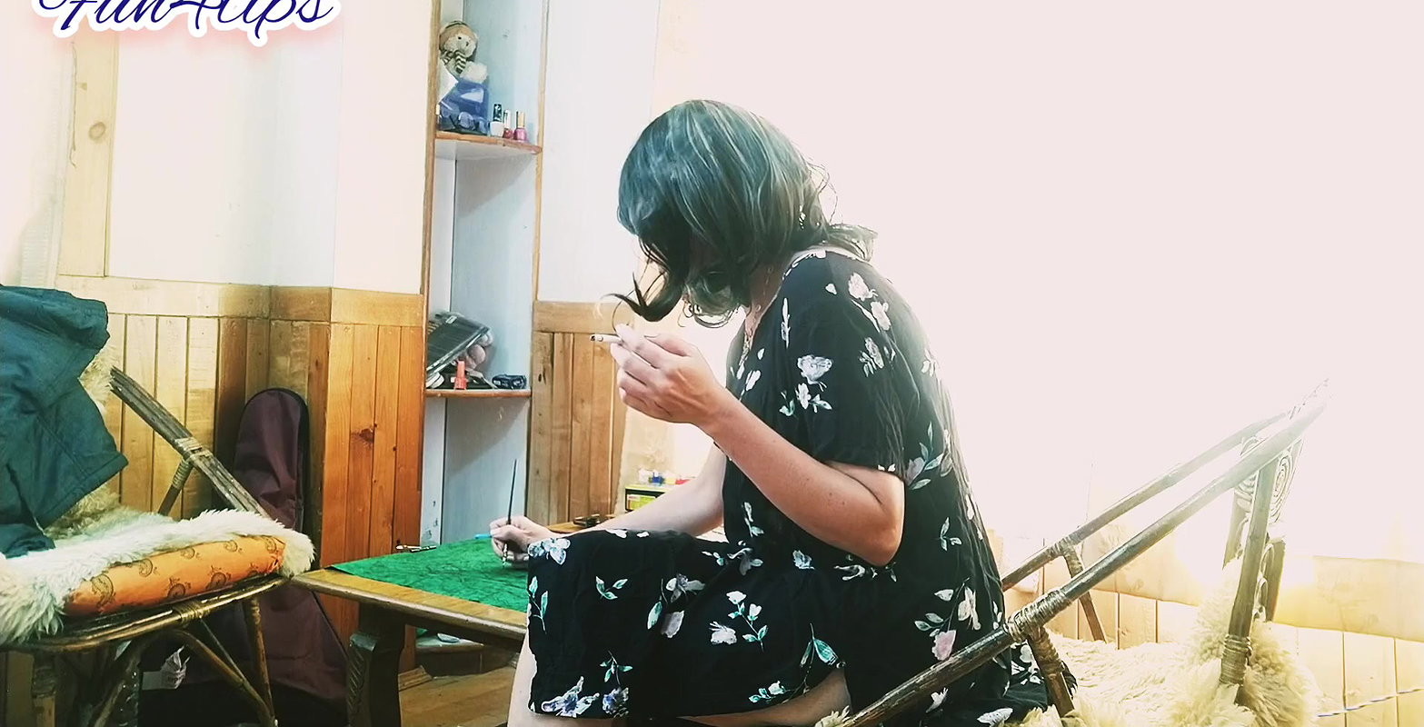 MILF Sucking BBC While Smoking Close Up