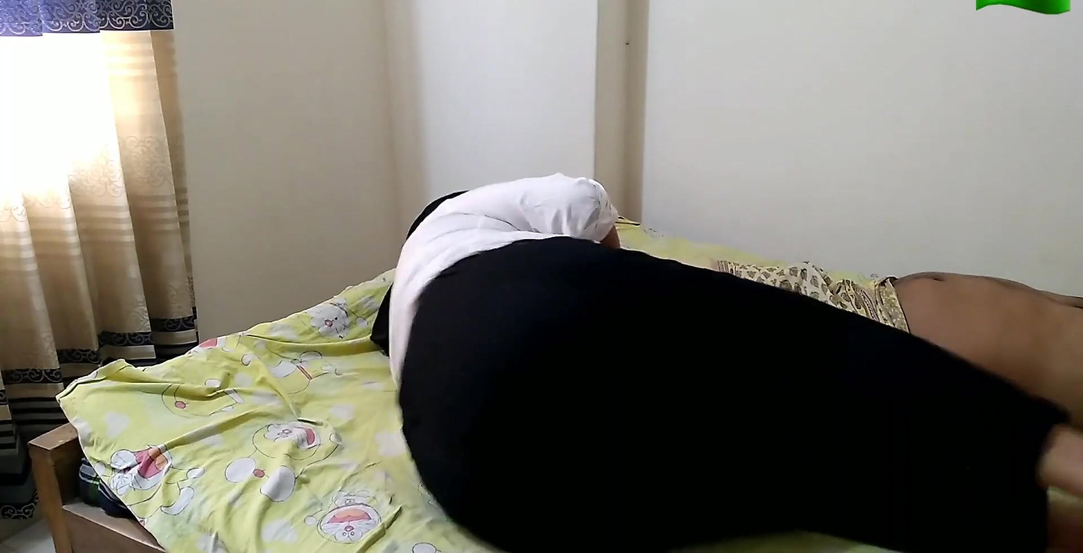 Moti Gand wali Hindi Rich Aunty playboy ko ghar le ate hain aur mast chudai kiy – Mumbai Homemade Sex (cowgirl Riding)