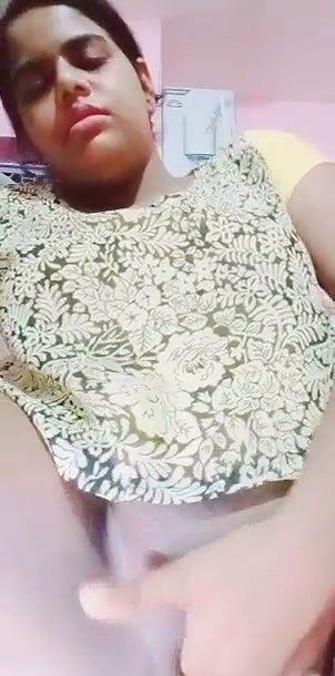 Desi girl fingering hard moan