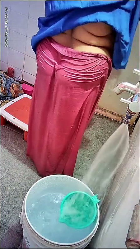 big boobs aunty bathing