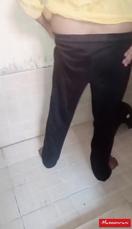 Pakistani mom bathing with masterbation #masoomrani