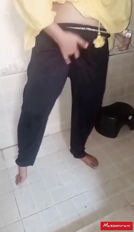 Pakistani mom bathing with masterbation #masoomrani
