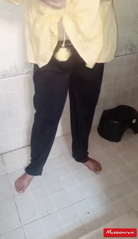 Pakistani mom bathing with masterbation #masoomrani