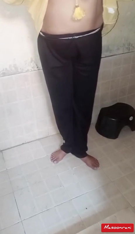 Pakistani mom bathing with masterbation #masoomrani