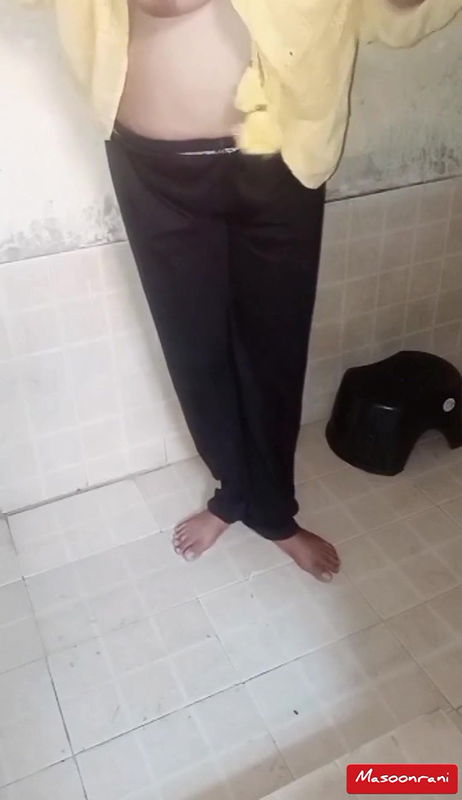 Pakistani mom bathing with masterbation #masoomrani