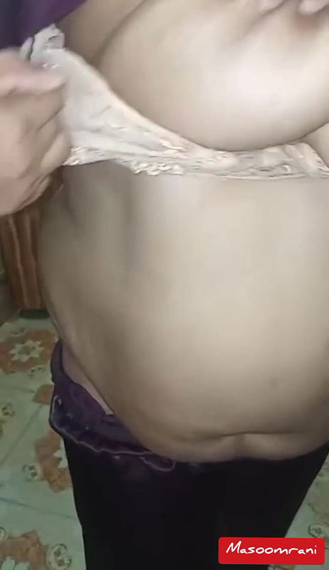 Pakistani panjabi village bhabhi in hot. she’s doing masterbation #Lund ki talab