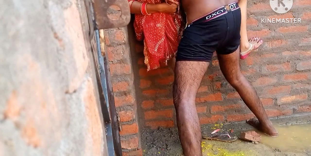 Ragini Bhabhi apne husband ke sath holy sex Kia