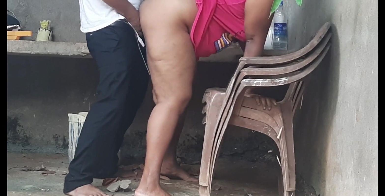 RISKY OUTDOOR SEX WITH MY EX, CHUBBY AUNTY FUCKED DOGGYSTYLE OUTDOORS, Mature couple have risky outdoor sex