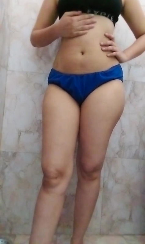 Riya ko gharse nikalte dekh Bhai ne chod dala ( Hindi Audio )