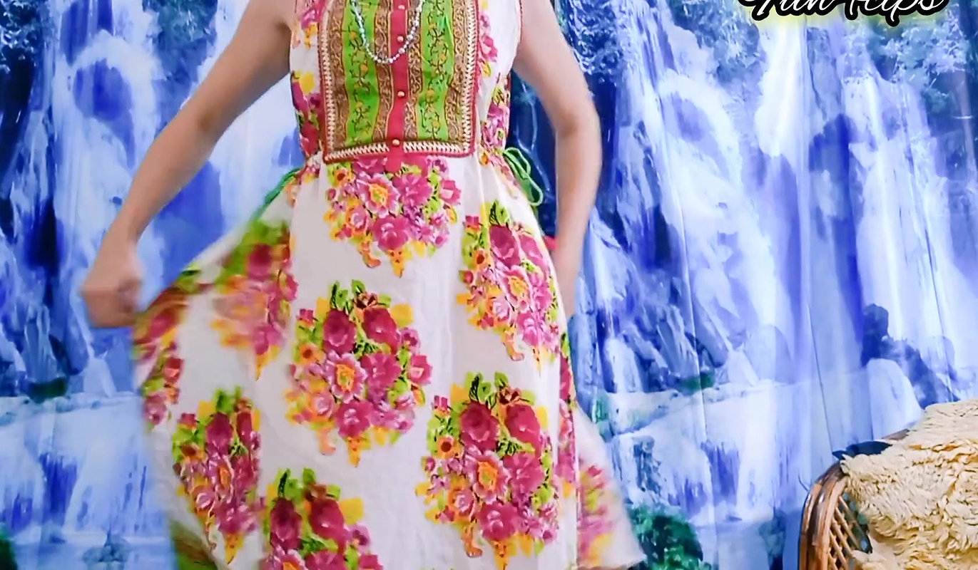 Shaking Ass in Webcam Public Show