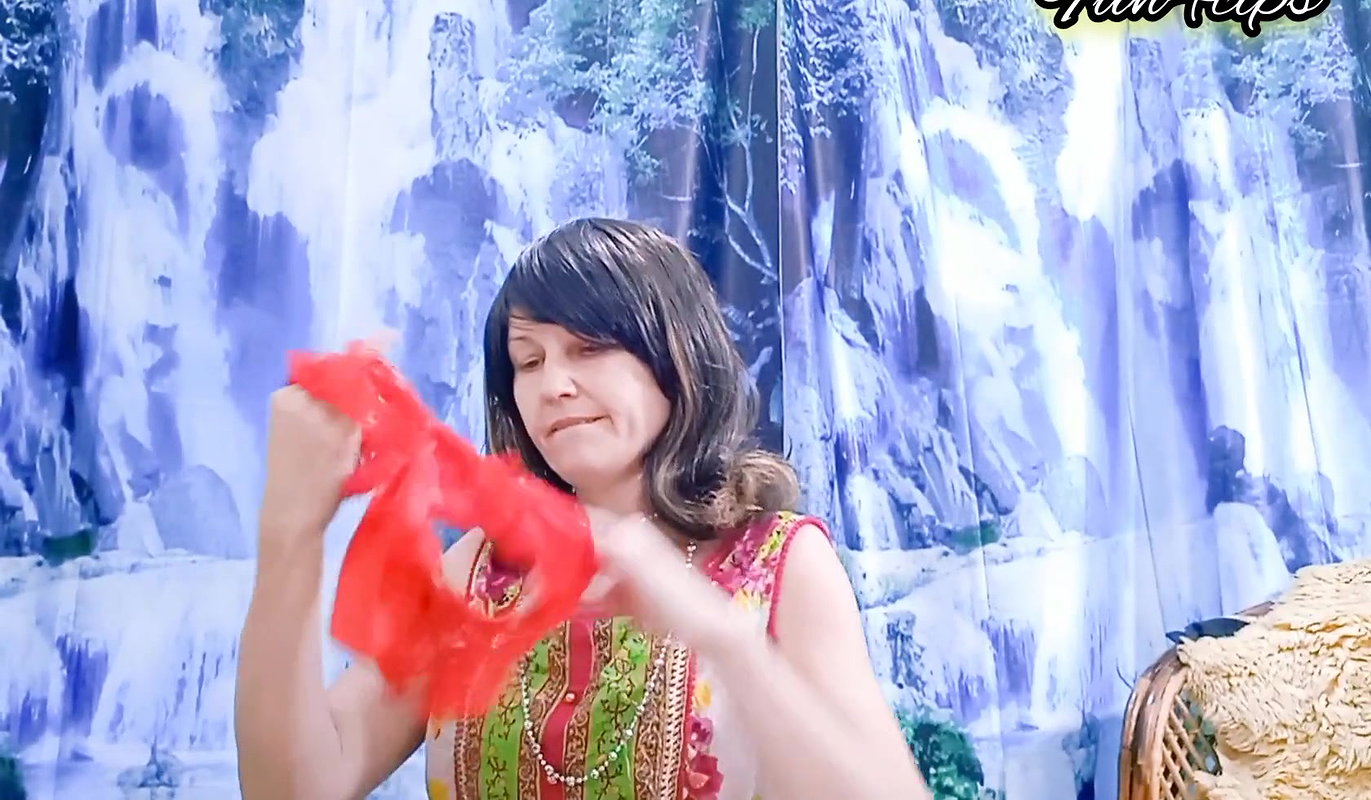 Shaking Ass in Webcam Public Show