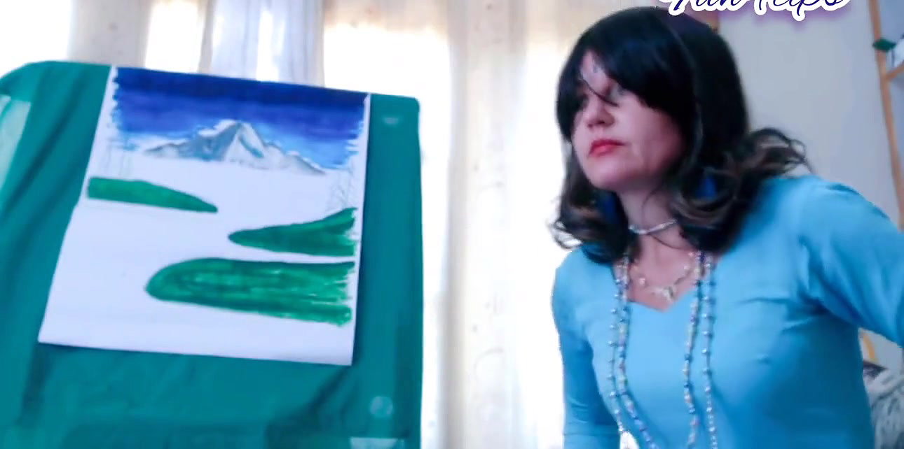 She Stop Her Work To Make His Cock Hard