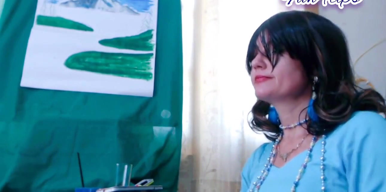 She Stop Her Work To Make His Cock Hard