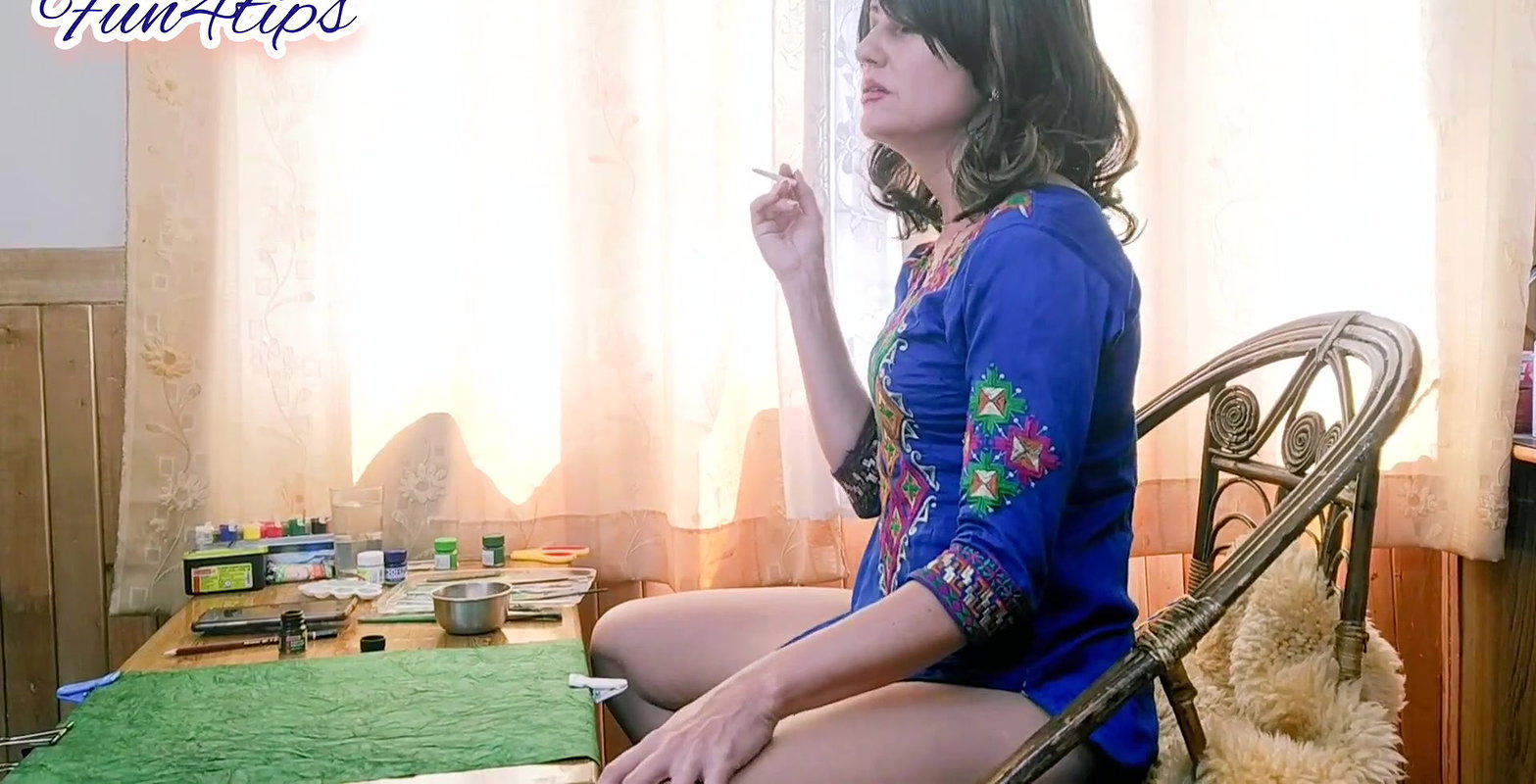 Smoking Helps Her To Think Good –